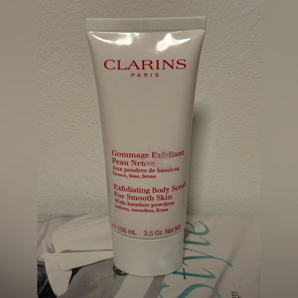 Clarins Exfoliating Body Scrub for Smooth Skin 3.5oz - Picture 3 of 3